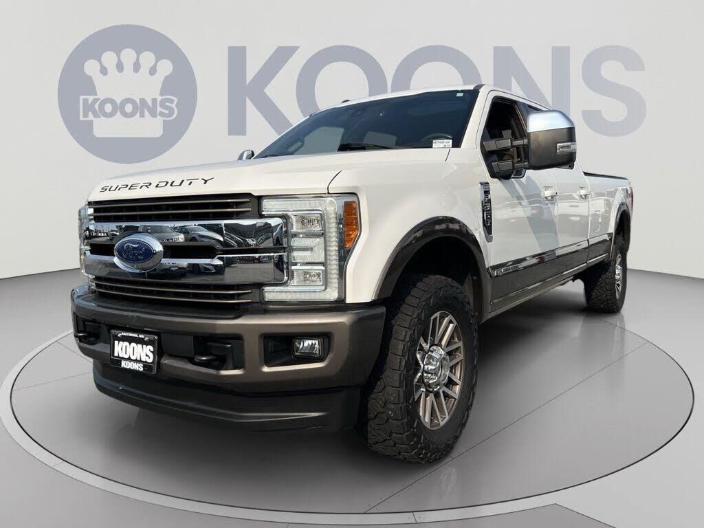 2017 Ford F-350 Super Duty Platinum — photo 1 of 1