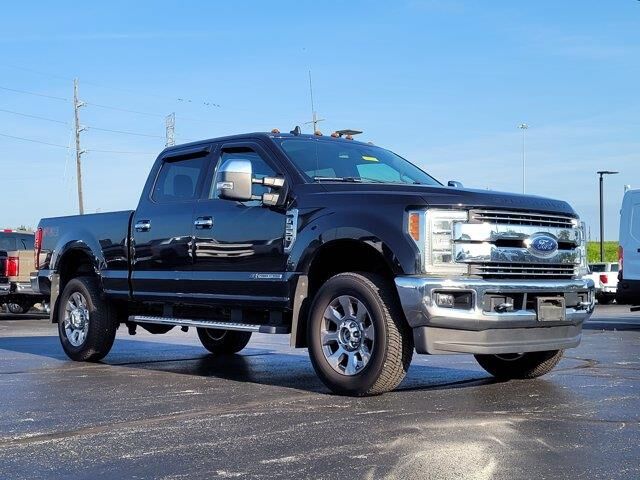 2019 Ford F-350 Super Duty Lariat — photo 1 of 1