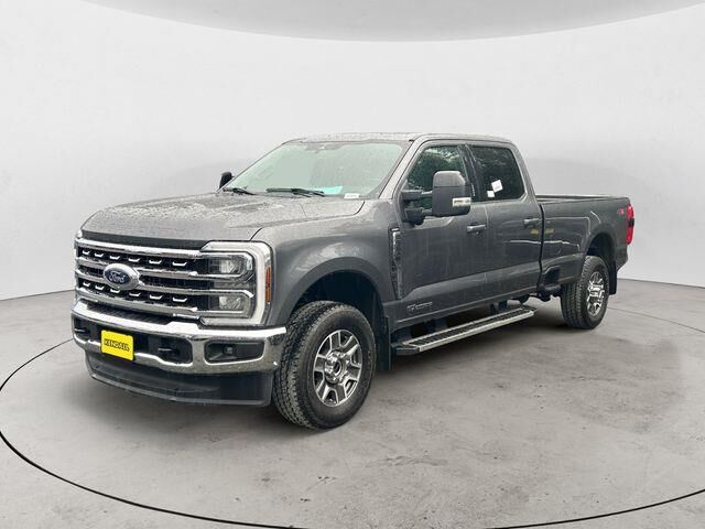 2024 Ford F-350 Super Duty Lariat — photo 1 of 13