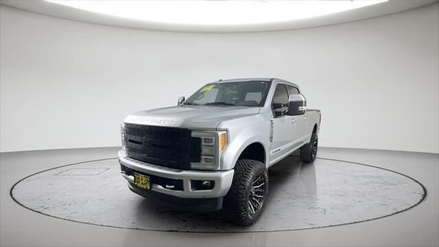 2017 Ford F-350 Super Duty Platinum — photo 1 of 13