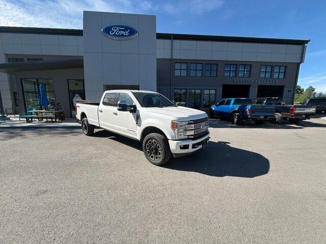 2017 Ford F-350 Super Duty Platinum
