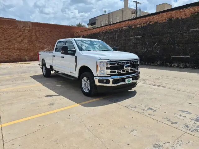 2025 Ford F-350 Super Duty XLT — photo 1 of 13