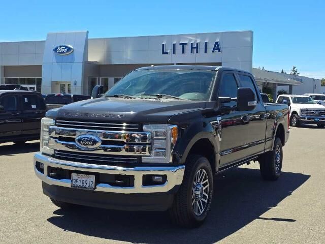 2017 Ford F-350 Super Duty Lariat — photo 1 of 13