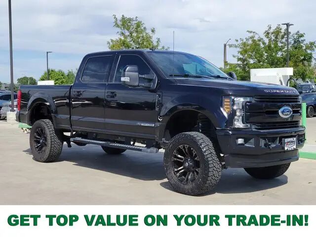 2019 Ford F-350 Super Duty Lariat — photo 1 of 13