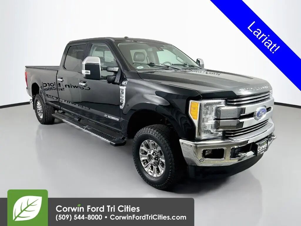 2017 Ford F-350 Super Duty Lariat — photo 1 of 13