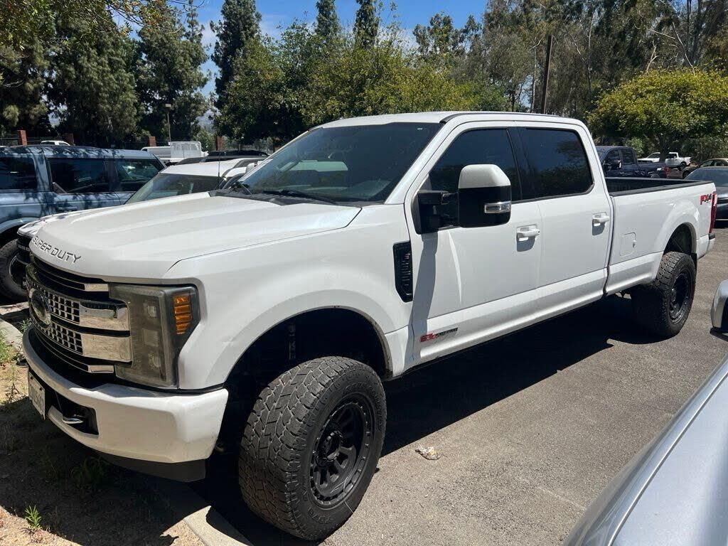 2017 Ford F-350 Super Duty XLT — photo 1 of 1