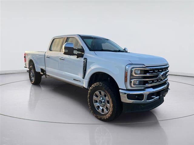 2023 Ford F-350 Super Duty Lariat — photo 1 of 13