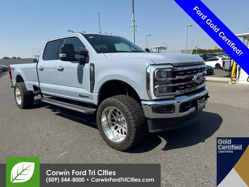 2024 Ford F-350 Super Duty Lariat — photo 1 of 13