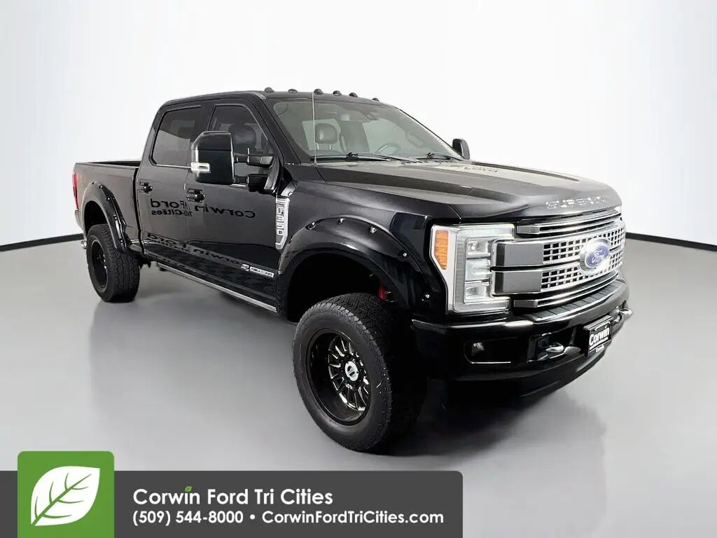 2017 Ford F-350 Super Duty Platinum — photo 1 of 13