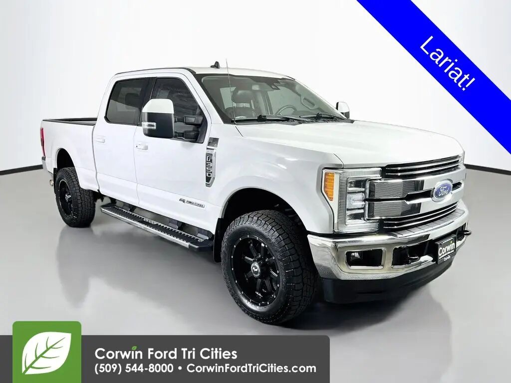 2019 Ford F-350 Super Duty Lariat — photo 1 of 13