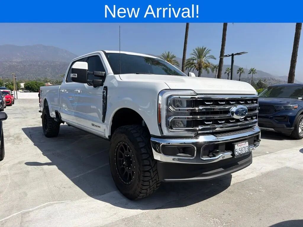 2023 Ford F-350 Super Duty Lariat — photo 1 of 13