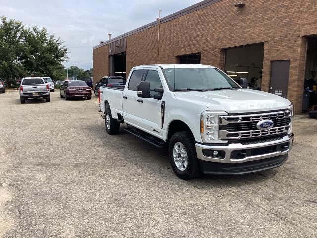 2026 Ford F-350 Super Duty XLT — photo 1 of 13