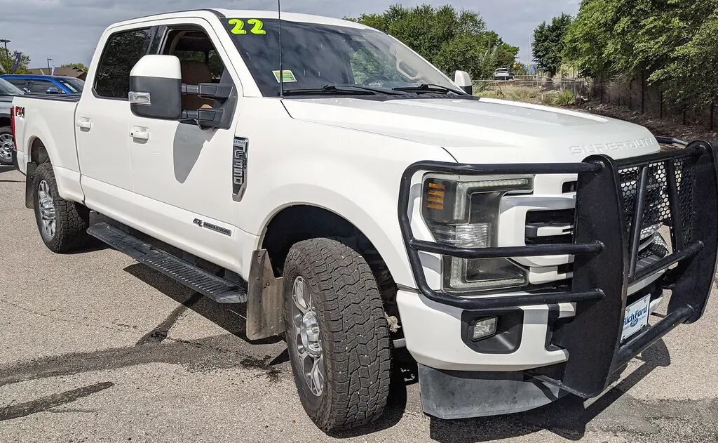 2022 Ford F-350 Super Duty Lariat — photo 1 of 13