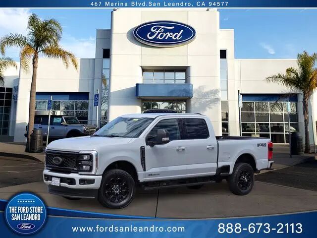 2025 Ford F-350 Super Duty Lariat — photo 1 of 13