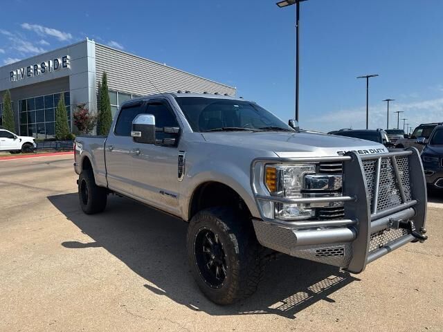2017 Ford F-350 Super Duty Lariat