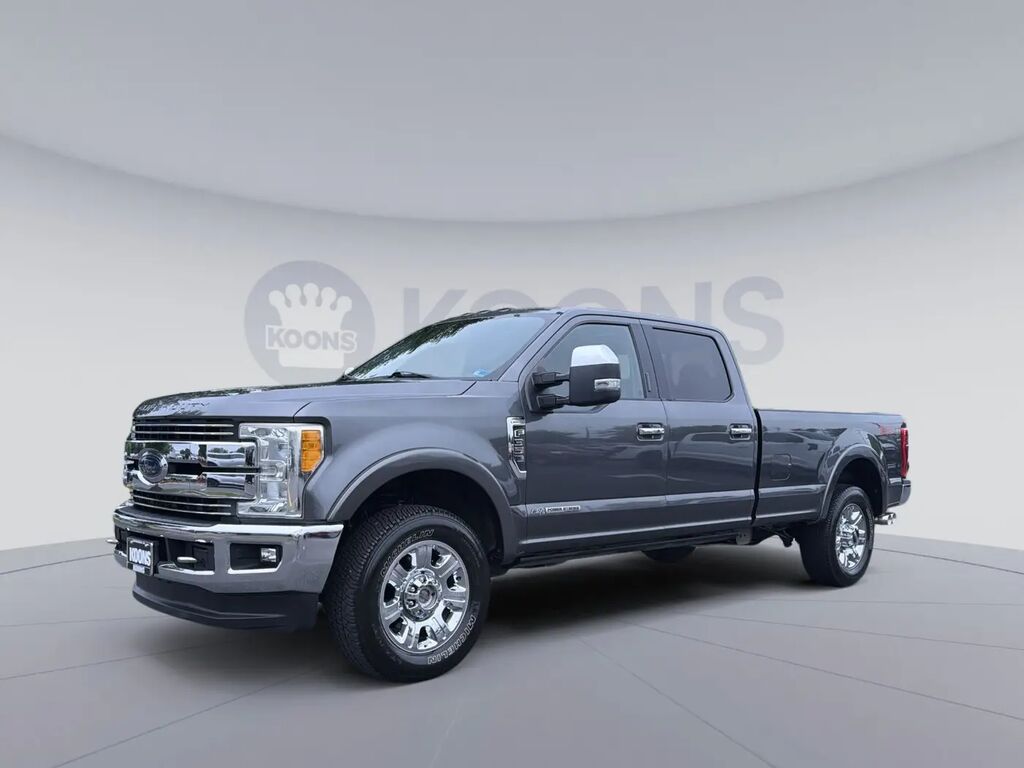 2017 Ford F-350 Super Duty Lariat — photo 1 of 13