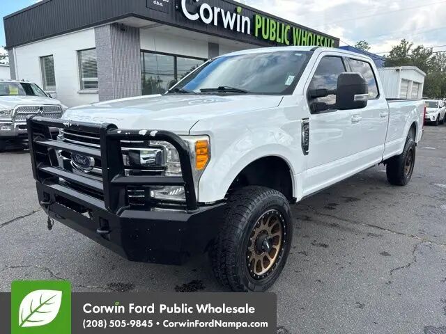 2017 Ford F-350 Super Duty Lariat