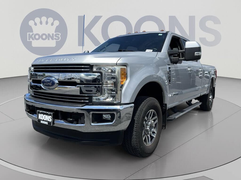 2017 Ford F-350 Super Duty Platinum — photo 1 of 1