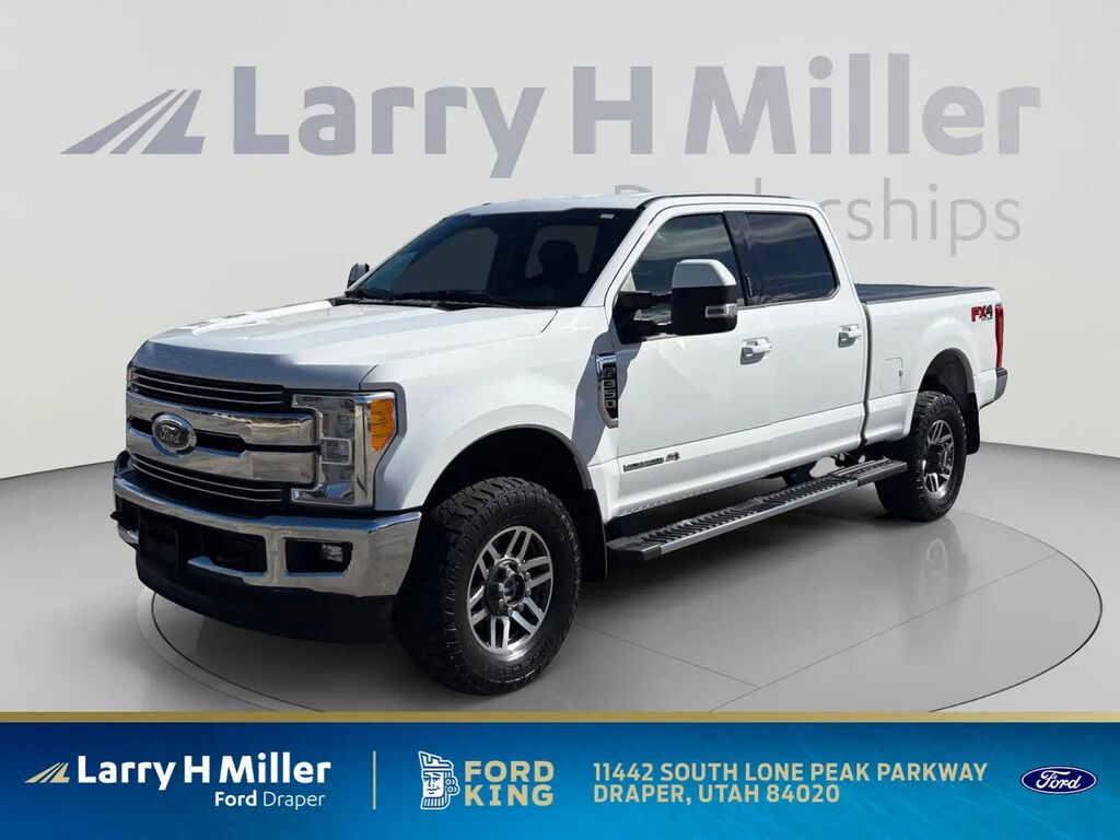 2017 Ford F-350 Super Duty Lariat — photo 1 of 13