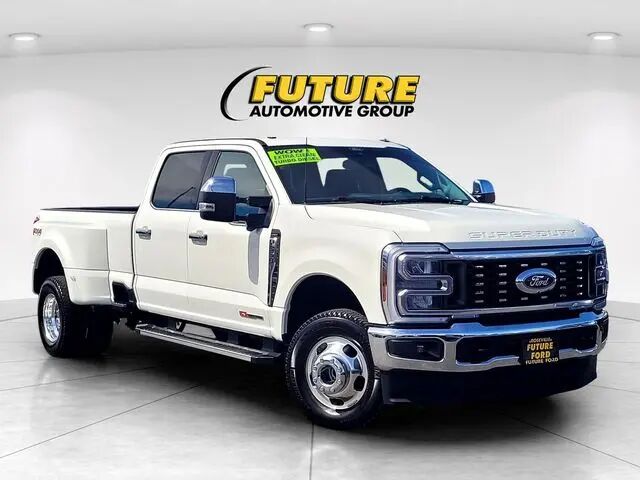 2026 Ford F-350 Super Duty Lariat — photo 1 of 13