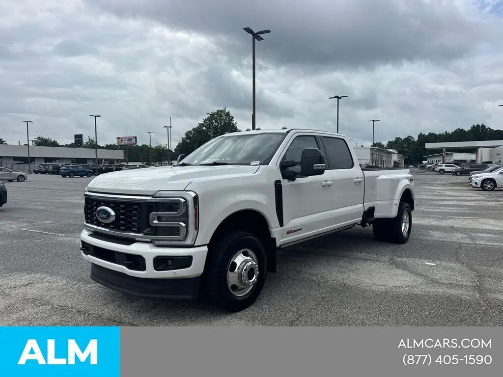 2025 Ford F-350 Super Duty Platinum — photo 1 of 10