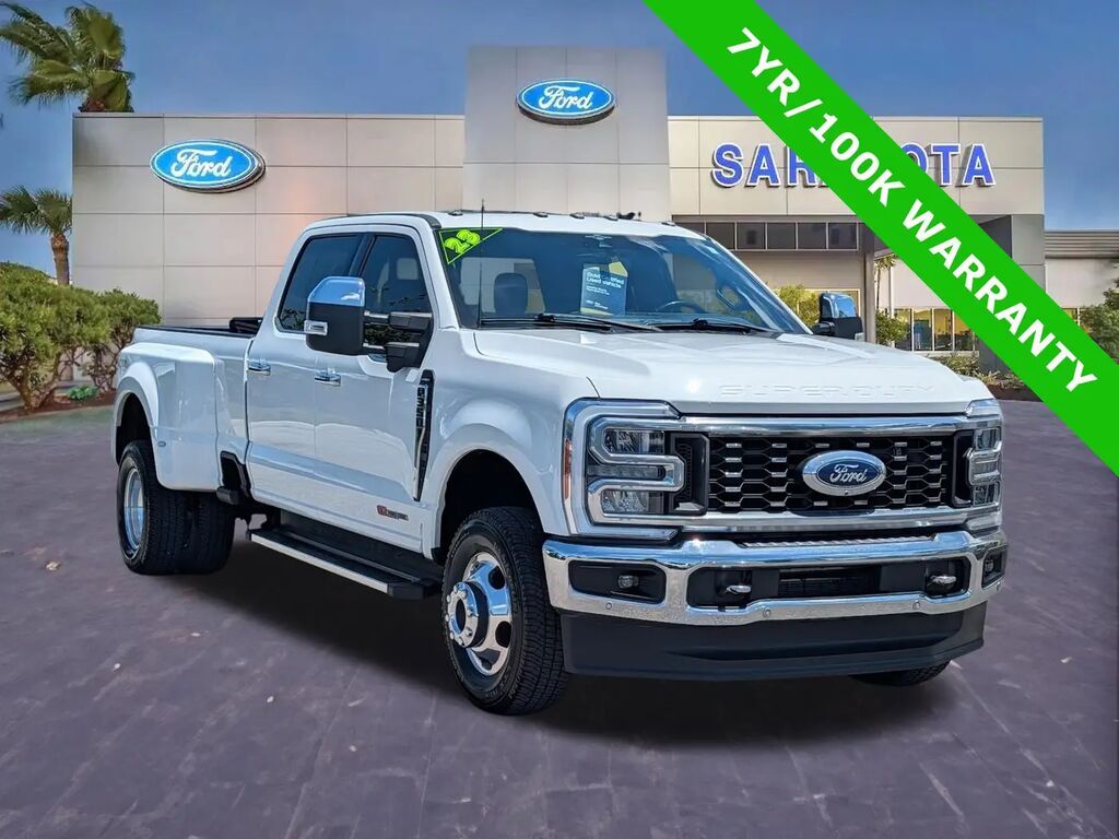 2023 Ford F-350 Super Duty Lariat — photo 1 of 13