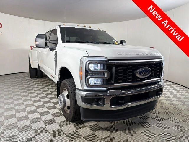 2024 Ford F-350 Super Duty Lariat — photo 1 of 13