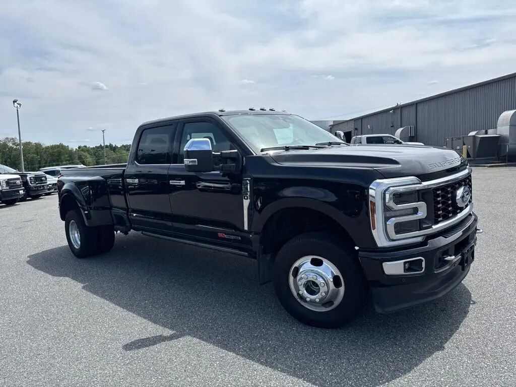 2024 Ford F-350 Super Duty Limited — photo 1 of 13