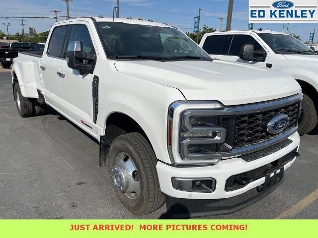 2025 Ford F-350 Super Duty Platinum