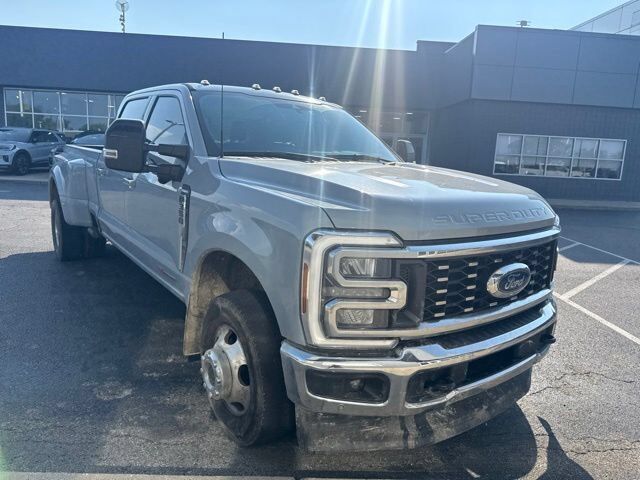 2024 Ford Super Duty F-350 DRW LARIAT