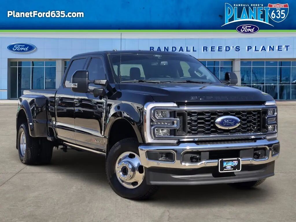 2025 Ford F-350 Super Duty Lariat — photo 1 of 13