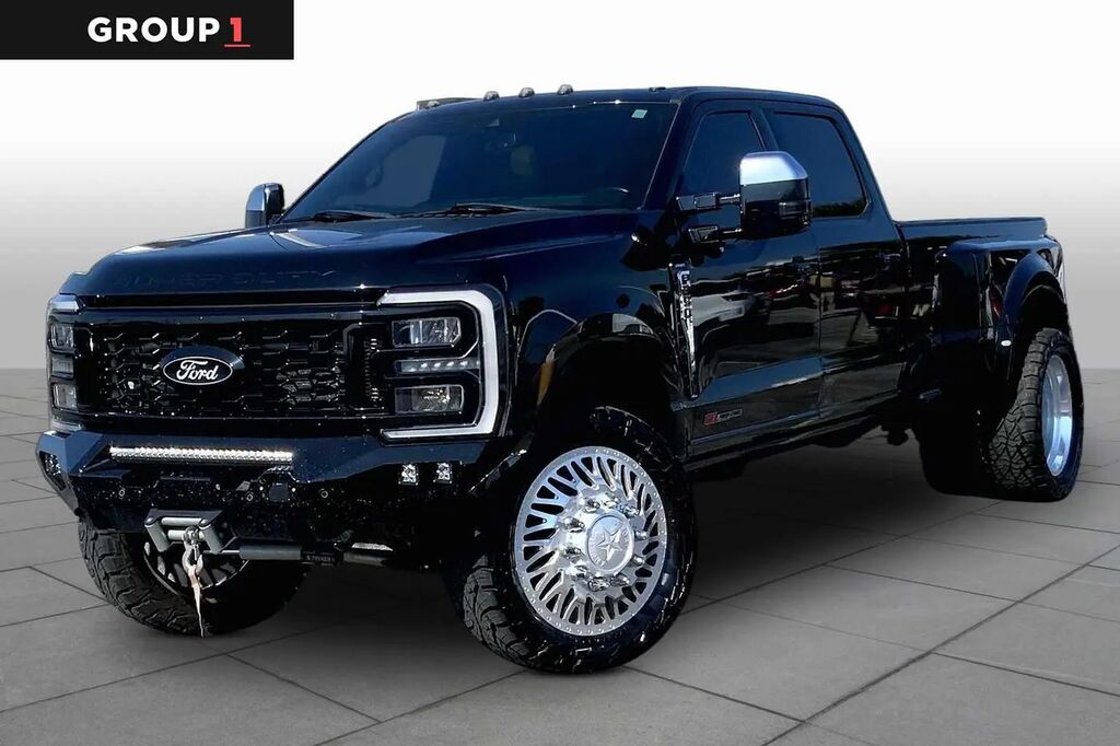 2023 Ford F-350 Super Duty Lariat — photo 1 of 13