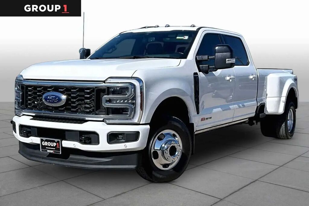 2026 Ford F-350 Super Duty Platinum — photo 1 of 13