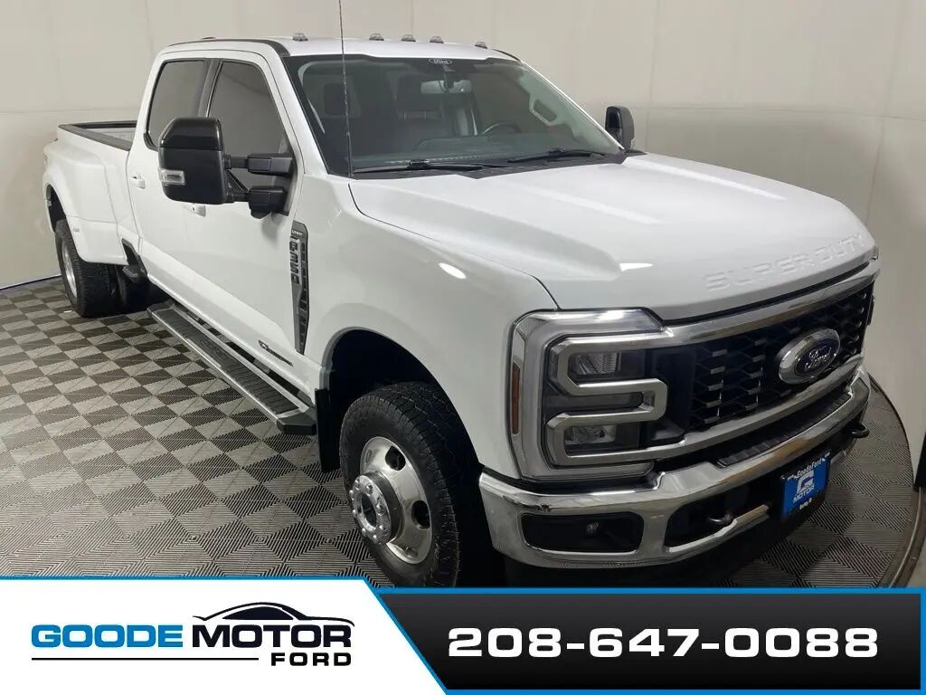 2024 Ford F-350 Super Duty Lariat — photo 1 of 13