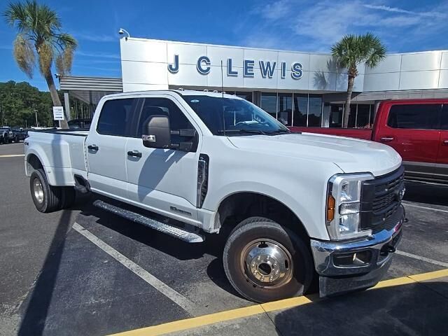 2025 Ford F-350 Super Duty XL