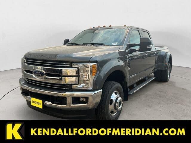2017 Ford F-350 Super Duty Lariat — photo 1 of 1