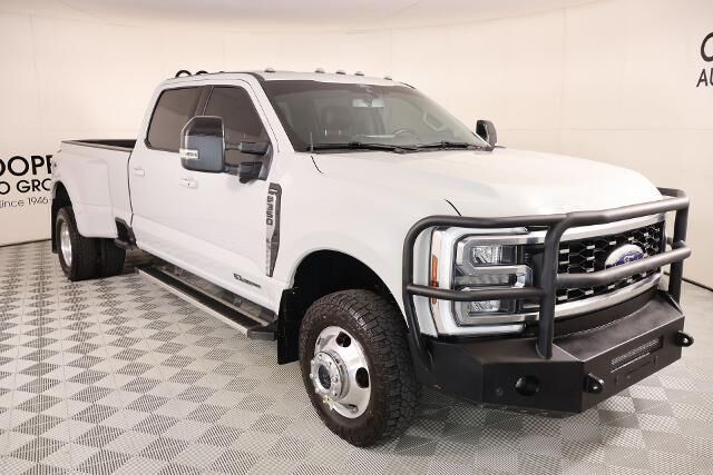 2025 Ford F-350 Super Duty Lariat