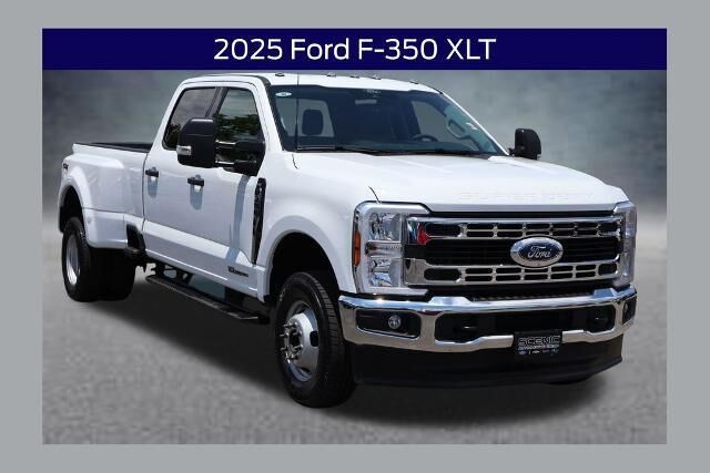 2025 Ford F-350 Super Duty XLT