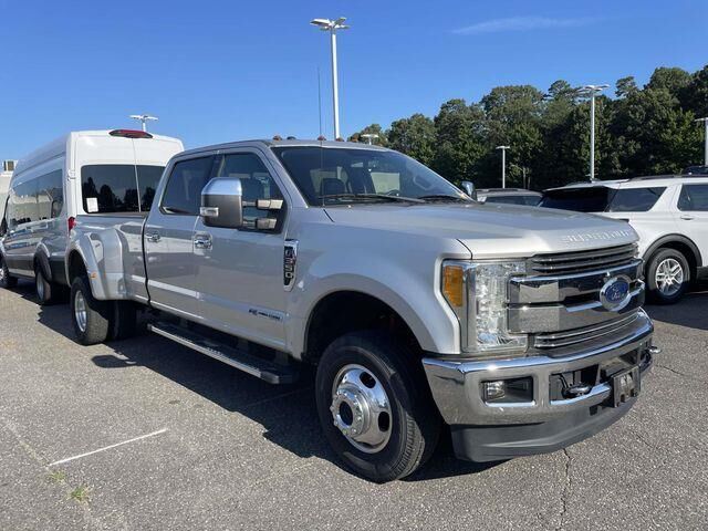 2017 Ford F-350 Super Duty Lariat