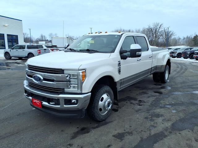 2017 Ford F-350 Super Duty Lariat