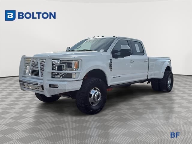 2020 Ford F-350 Super Duty Lariat — photo 1 of 13