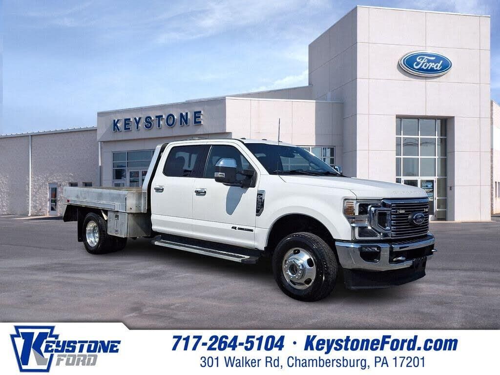 2022 Ford F-350 Super Duty Lariat — photo 1 of 1
