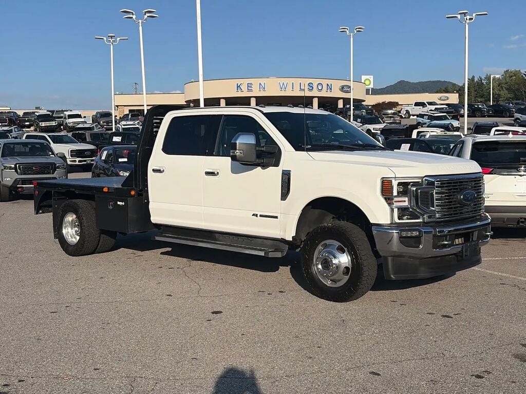 2022 Ford F-350 Super Duty Lariat — photo 1 of 13