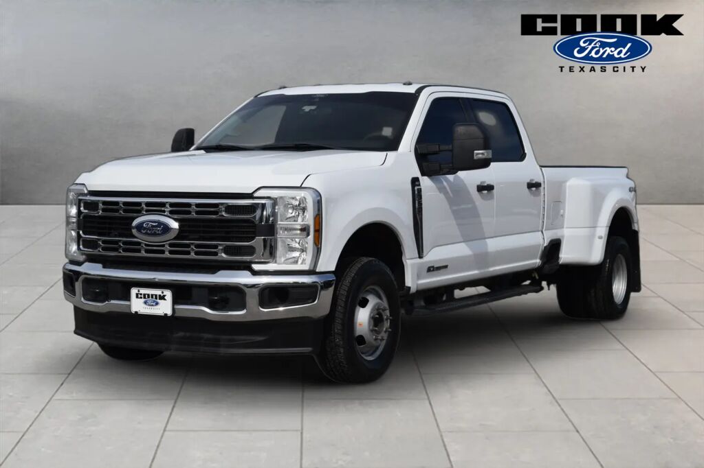 2024 Ford F-350 Super Duty XLT — photo 1 of 13