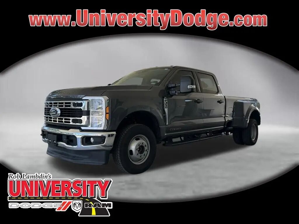 2025 Ford F-350 Super Duty King Ranch — photo 1 of 13
