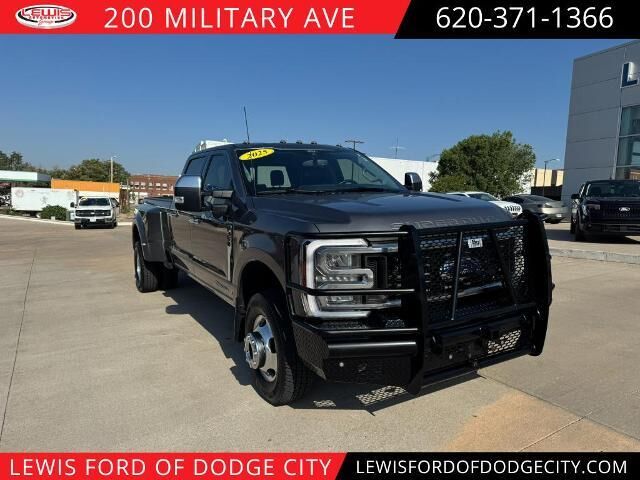 2025 Ford F-350 Super Duty Lariat