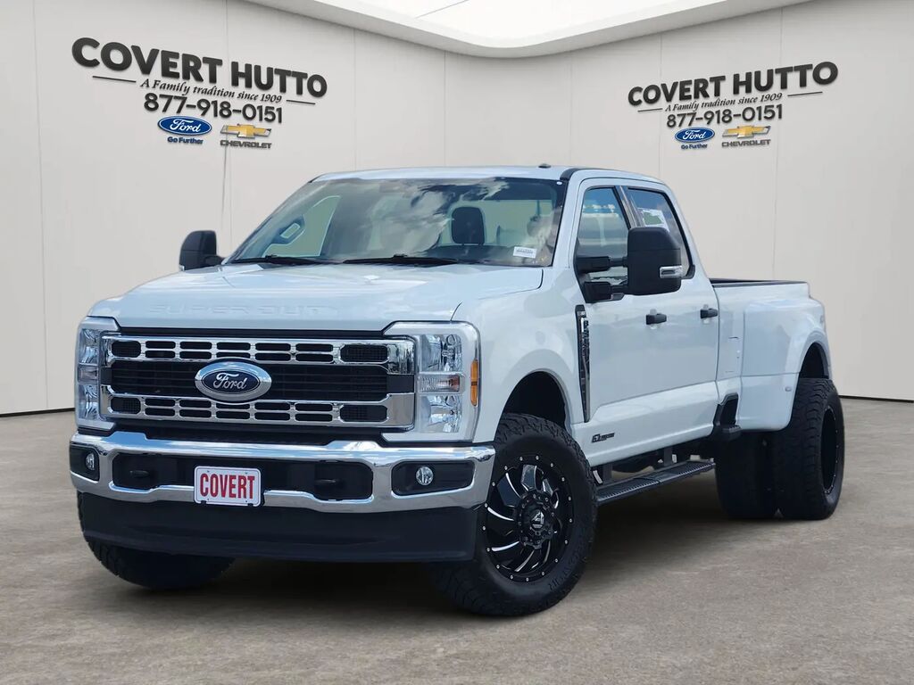 2025 Ford F-350 Super Duty XLT — photo 1 of 13