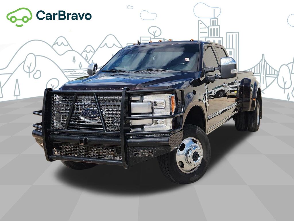 2019 Ford Super Duty F-350 DRW Platinum — photo 1 of 7