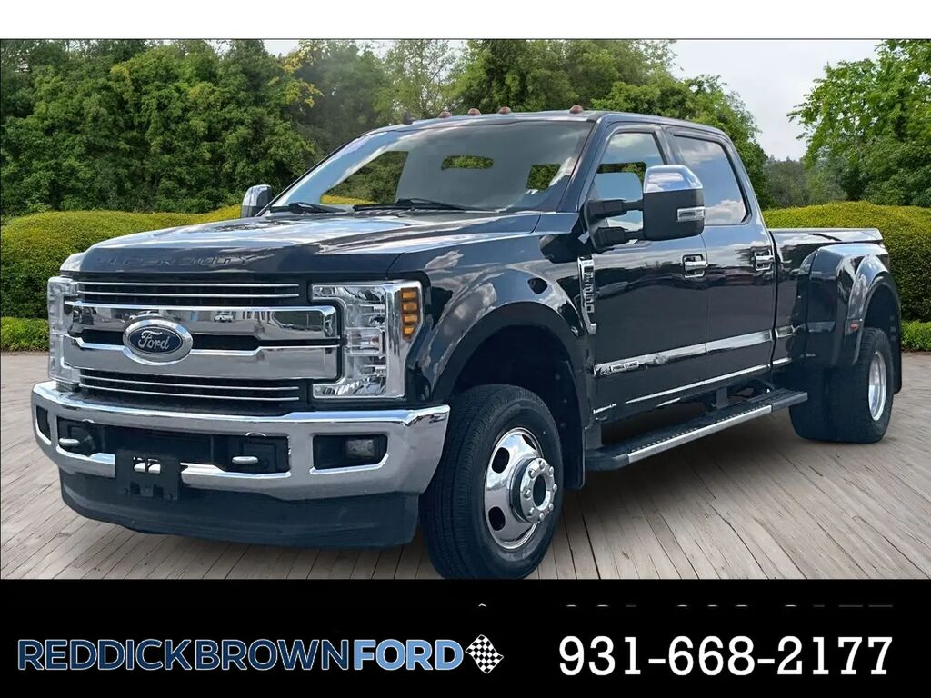 2019 Ford F-350 Super Duty Lariat — photo 1 of 13