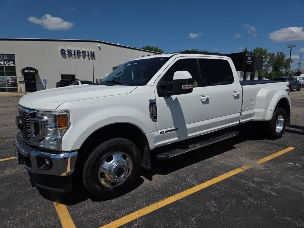 2022 Ford F-350 Super Duty Lariat — photo 1 of 1
